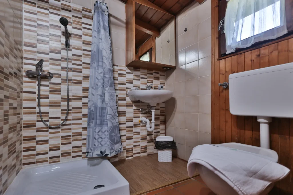 baita-primavera-6-R Bagno con doccia - Baita Primavera - Agriturismo Alberobello