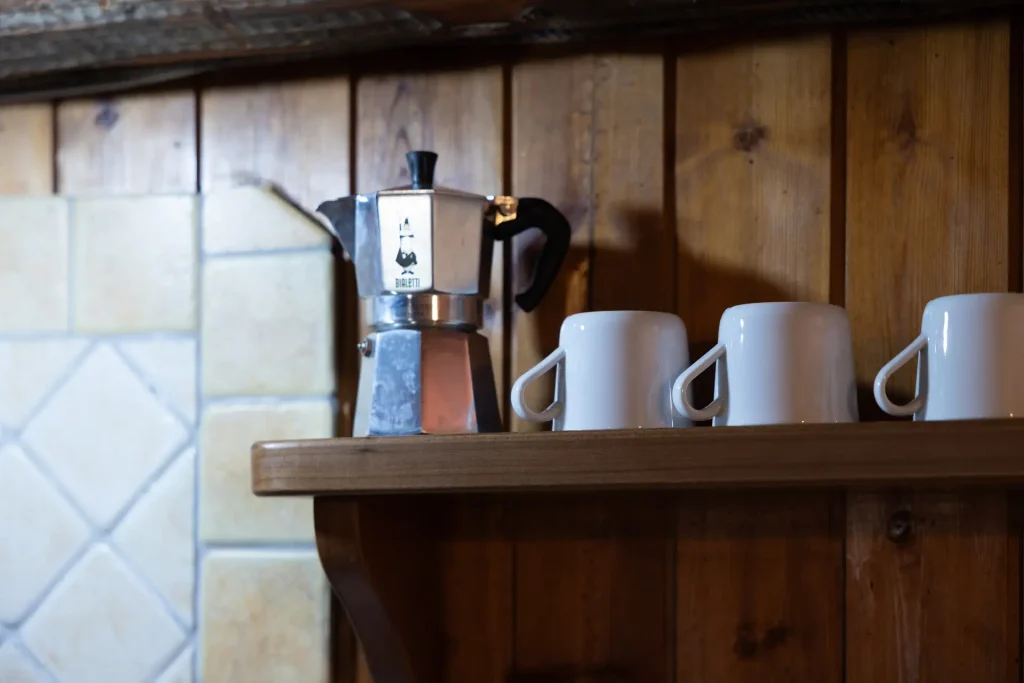 baita-sognidoro-14-R Moka Bialetti e tazzine da caffé - Baita Sogni d'Oro - Agriturismo Alberobello
