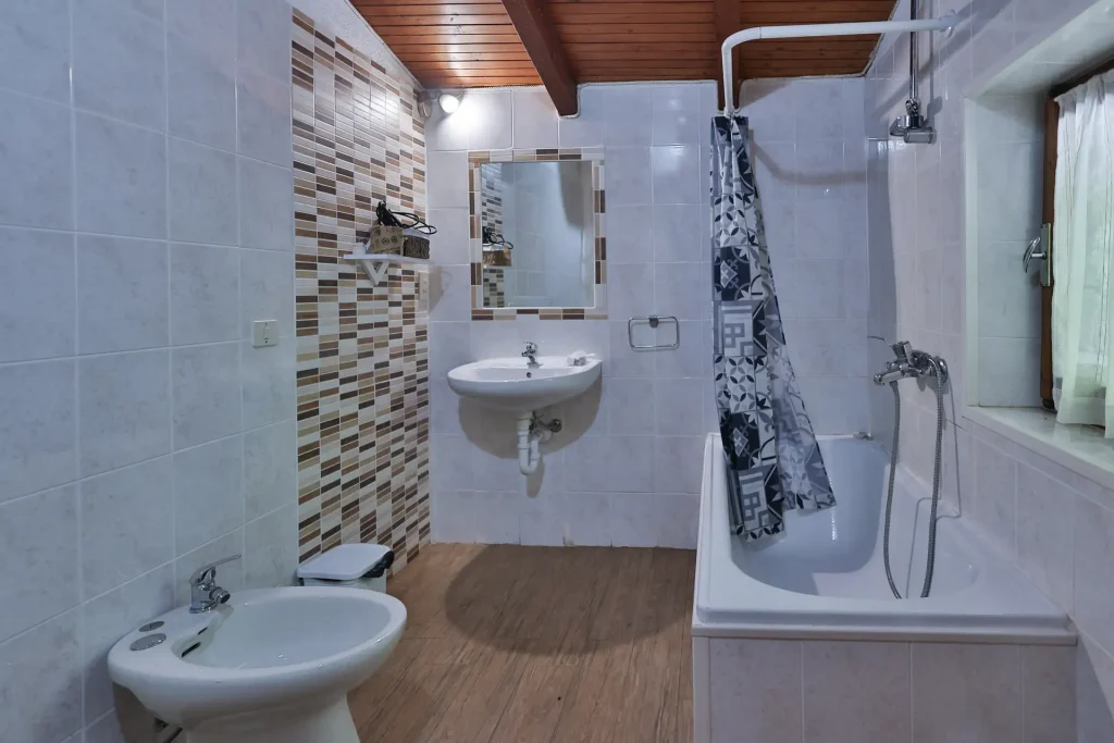 baita-sognidoro-7-R Bagno con vasca/doccia - Baita Sogni d'Oro - Agriturismo Alberobello
